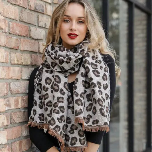 Cozy Leopard Blanket Scarf – Perfect Fall & Winter Gift